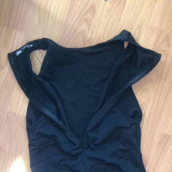 Highneck stretchy shorts romper - Picture 6 of 8